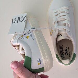 NWT Zara Snoopy Baseball Kids White and Green Sneakers